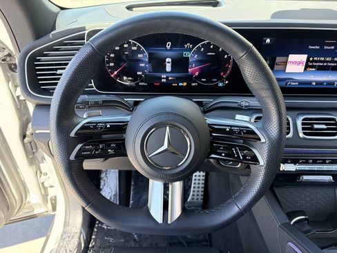 Used 2024 Mercedes-Benz GLS 580 4MATIC image 23