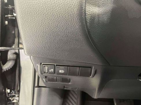 Used 2022 Toyota Corolla Cross LE w/ Moonroof Package AWD/4WD image 19