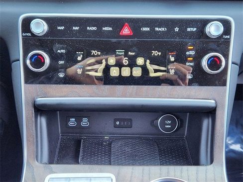 Used 2025 Genesis GV80 2.5T Prestige image 15