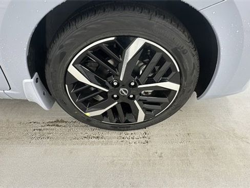 New 2025 Nissan Versa SR w/ Trunk Package image 9