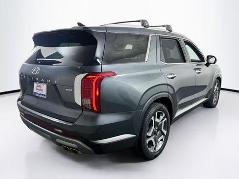Used 2023 Hyundai Palisade SEL w/ Winter Package AWD/4WD image 5