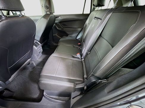Used 2019 Volkswagen Tiguan SE AWD/4WD image 23