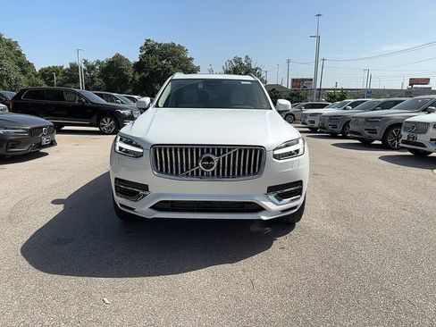 New 2025 Volvo XC90 T8 Plus w/ Protection Package Premier image 9