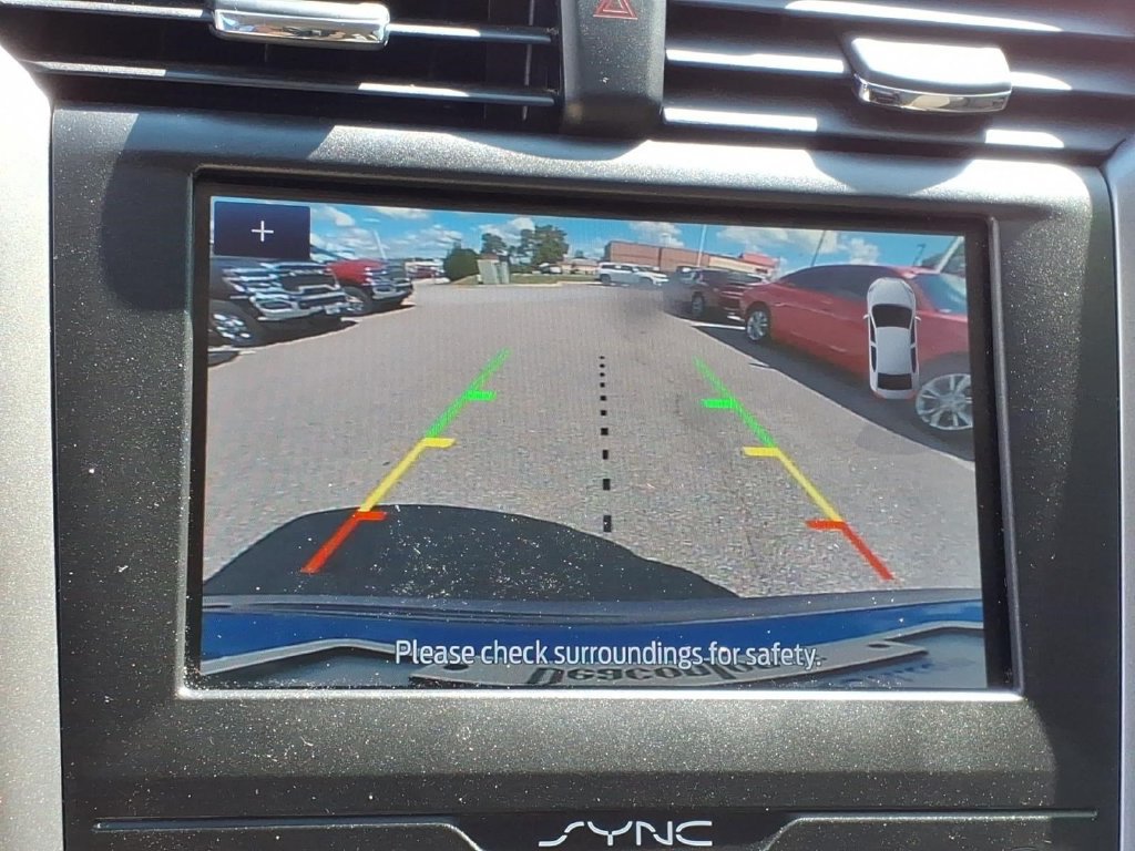 Used 2020 Ford Fusion SE FWD image 19