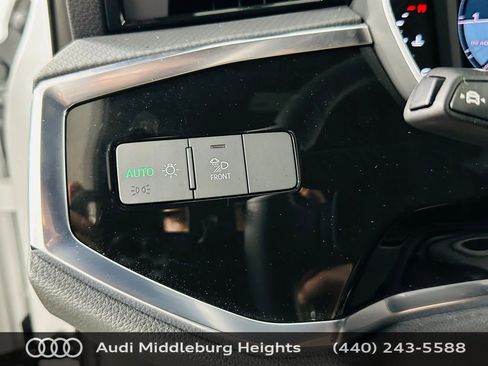 Certified 2025 Audi Q3 2.0T Premium w/ Convenience Package AWD/4WD image 18