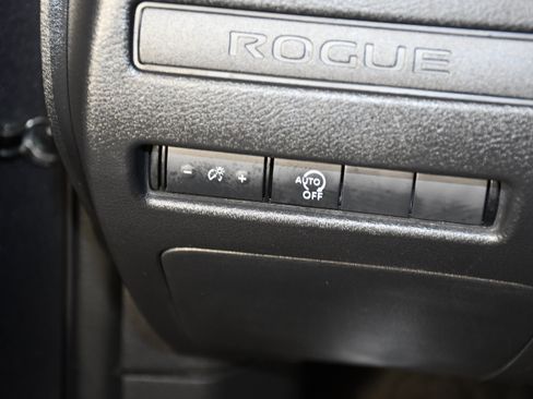 Used 2024 Nissan Rogue S image 33