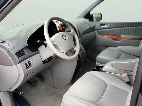 Used 2008 Toyota Sienna XLE Limited FWD image 15