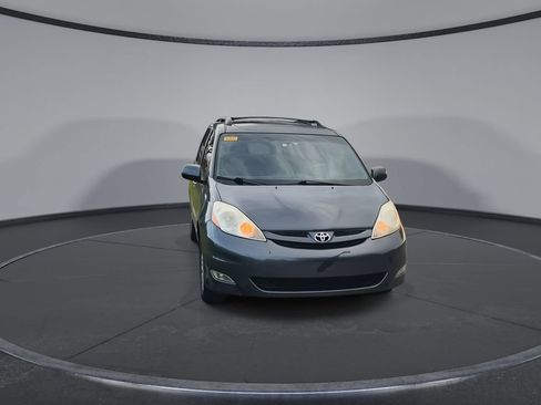 Used 2008 Toyota Sienna XLE FWD image 3