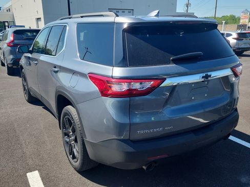 Used 2021 Chevrolet Traverse LT w/ LPO, Black Accent Package AWD/4WD image 5