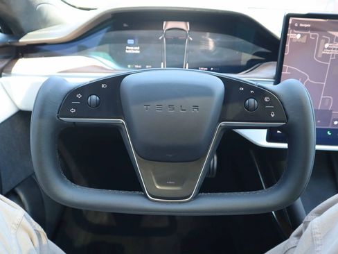 Used 2022 Tesla Model S Long Range Sedan 4D image 14