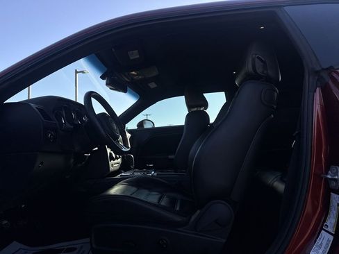 Used 2014 Dodge Challenger SXT image 13