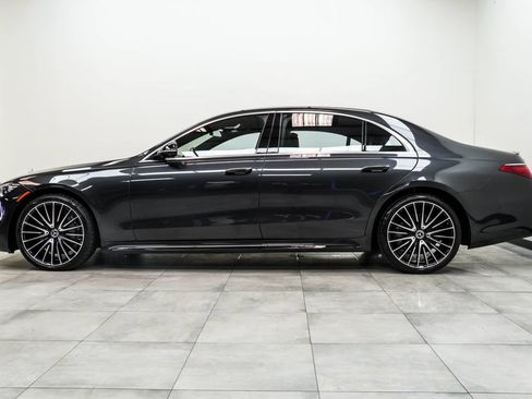 Used 2022 Mercedes-Benz S 500 4MATIC w/ AMG Line Package image 7