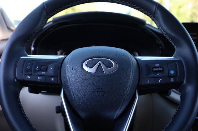 Used 2025 INFINITI QX60 Sensory AWD/4WD image 13