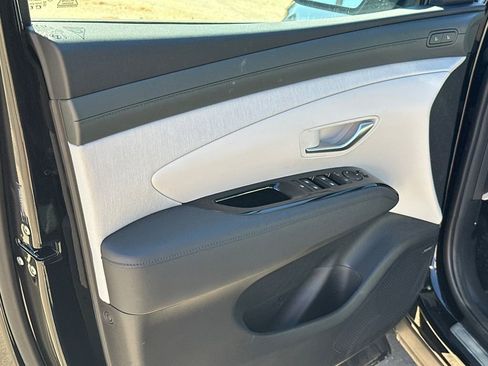 New 2025 Hyundai Tucson Limited image 10
