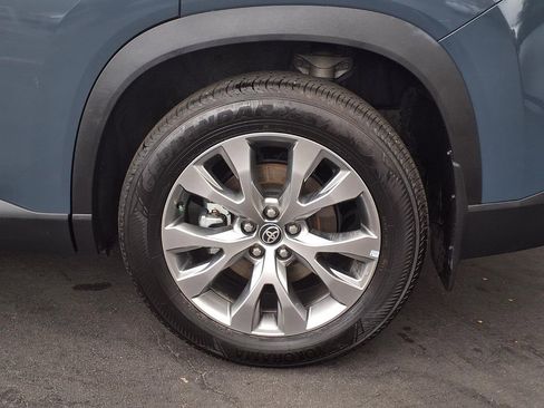 Certified 2024 Toyota Grand Highlander AWD image 4