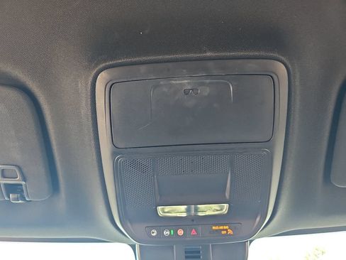 Used 2024 Chevrolet Traverse Z71 w/ Enhanced Driving Package AWD/4WD image 33