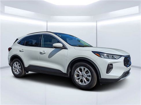 Used 2023 Ford Escape Active w/ Tech Pack #2 image 1