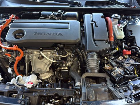 Used 2025 Honda Civic Sport image 29