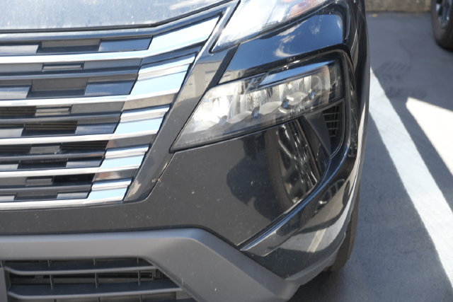 Used 2024 Nissan Rogue S AWD/4WD image 7
