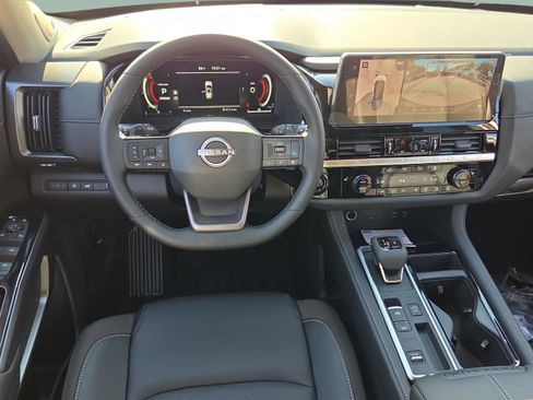 New 2026 Nissan Pathfinder SL w/ SL Premium Package FWD image 12