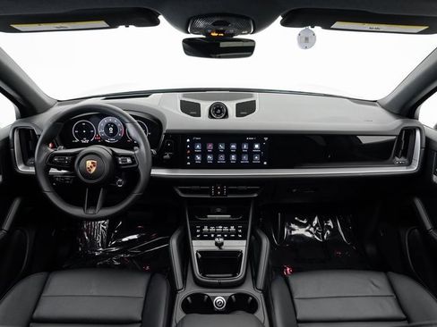 Used 2024 Porsche Cayenne image 20