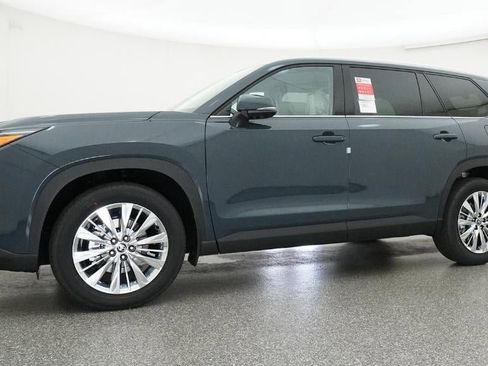 New 2026 Toyota Grand Highlander Platinum image 18