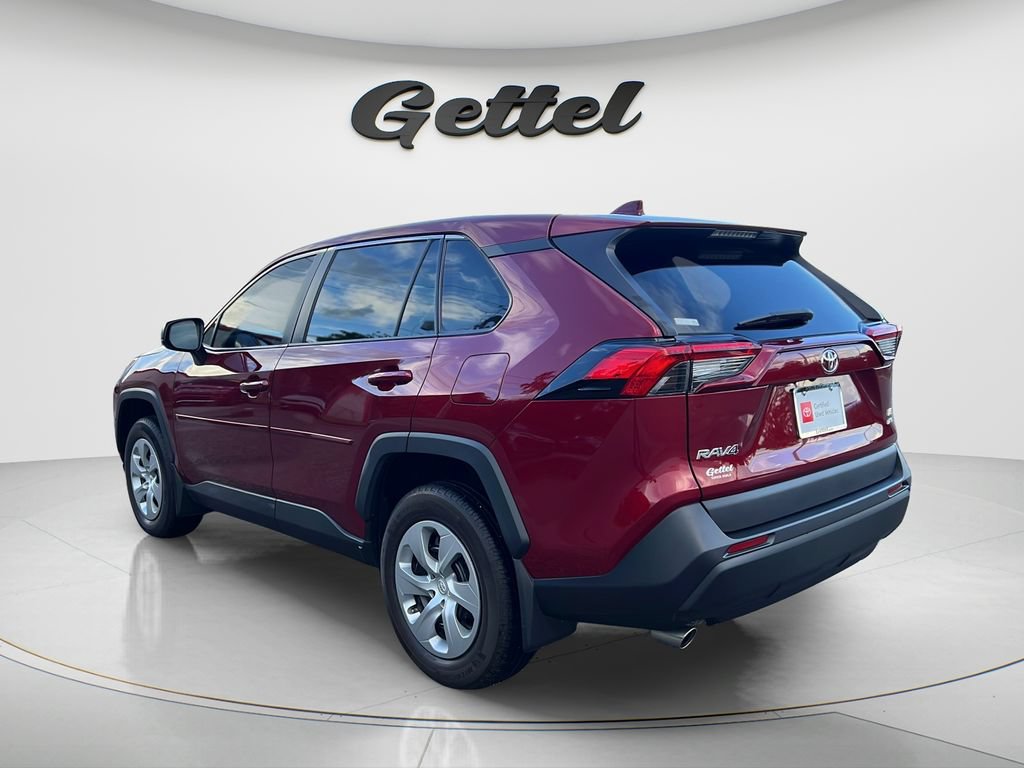 Used 2022 Toyota RAV4 LE AWD/4WD image 7