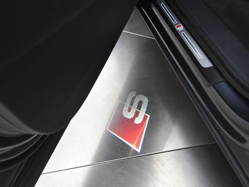 Used 2025 Audi SQ7 Prestige AWD/4WD image 47