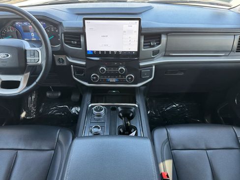 Used 2023 Ford Expedition Max XLT image 14