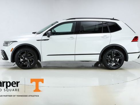 Used 2023 Volkswagen Tiguan SE R-Line FWD image 2