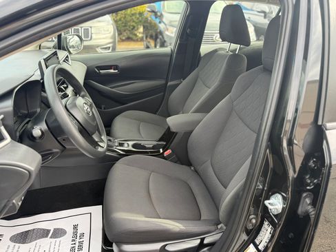Used 2021 Toyota Corolla LE image 14