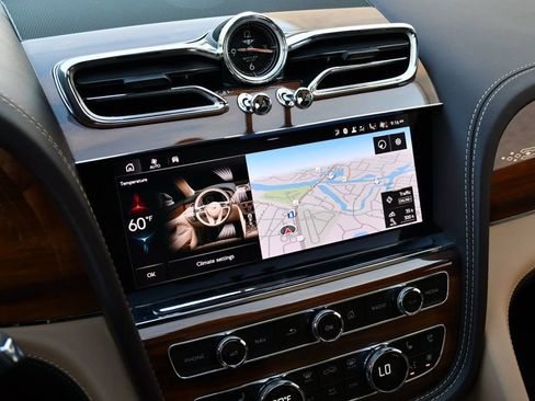 Used 2023 Bentley Bentayga Extended Wheelbase AWD/4WD image 56