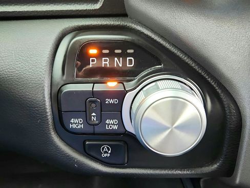 Used 2024 RAM 1500 Laramie image 34