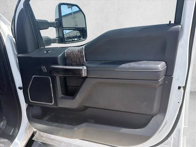 Used 2018 Ford F250 Lariat w/ Lariat Value Package AWD/4WD image 22