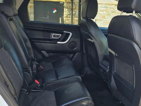 Used 2016 Land Rover Discovery Sport SE image 16