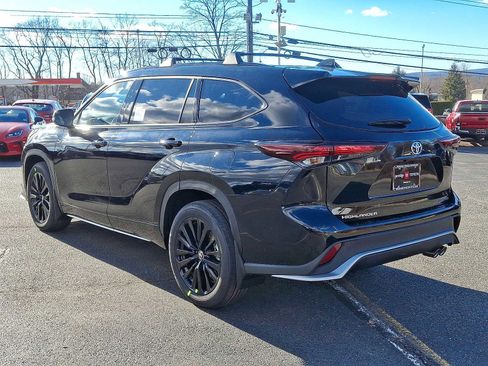 New 2026 Toyota Highlander XSE image 11
