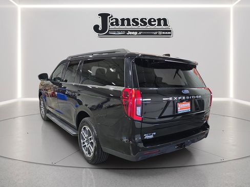 Used 2025 Ford Expedition Max Active image 5