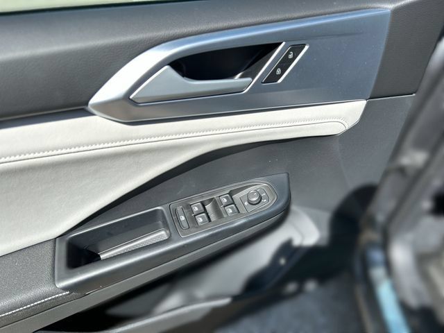 New 2026 Volkswagen Taos SE AWD/4WD image 14