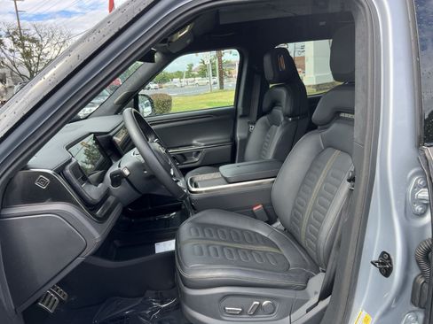 Used 2023 Rivian R1T Adventure AWD/4WD image 13