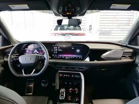 New 2025 Audi SQ5 Premium Plus image 19