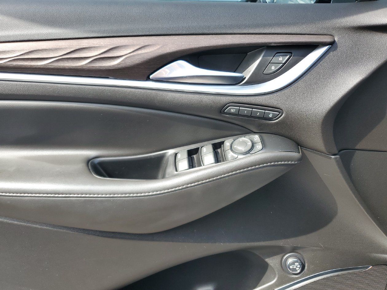 Used 2024 Buick Enclave Avenir w/ Trailering Package, 5000 lbs. FWD image 16