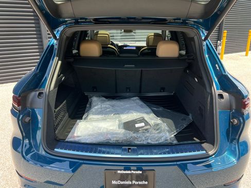 New 2025 Porsche Cayenne image 27