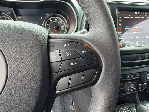 Used 2022 Jeep Cherokee Trailhawk w/ Sound & Nav Group image 28