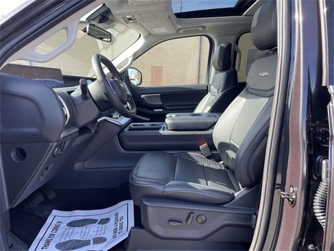 New 2025 Ford Expedition Platinum w/ Driver's Package image 18