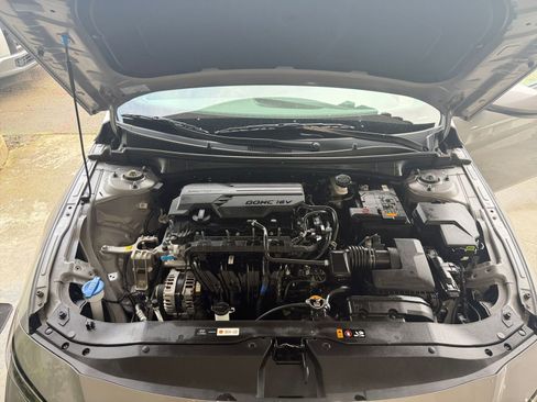 Used 2025 Hyundai Elantra SEL image 35