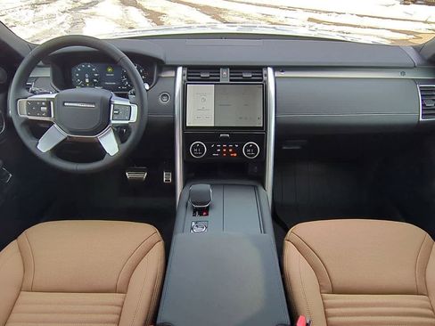 New 2026 Land Rover Discovery Limited Edition image 15