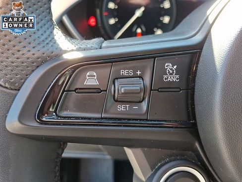 Used 2025 Alfa Romeo Giulia AWD image 24
