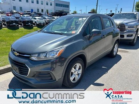 Used 2019 Chevrolet Trax LS FWD image 1