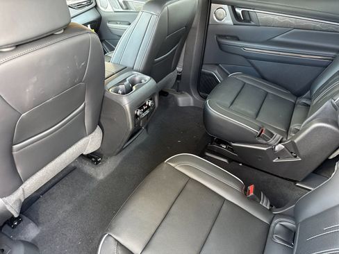 New 2026 Buick Enclave Avenir w/ Super Cruise Package FWD image 12