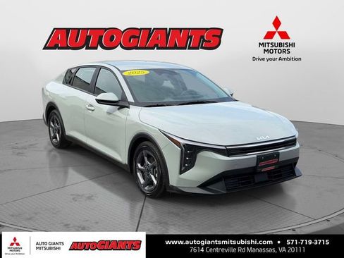Used 2025 Kia K4 FWD image 1